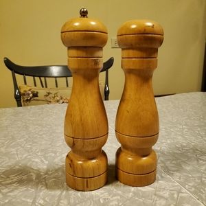 Salt and Pepper Shaker Set
